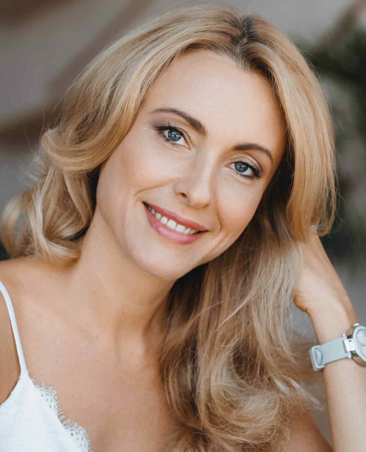 https://oliviadeckerpowerofmusic.com/wp-content/uploads/2020/12/image_about_us_01.jpg